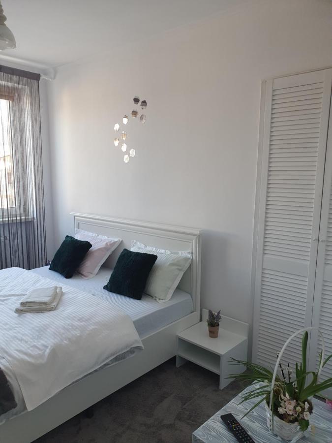 Apartament Tiron In Centru Orasului Gura Humorului Exterior foto